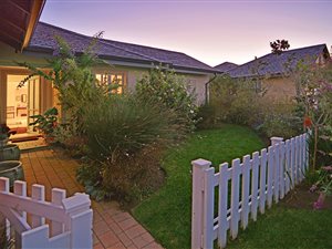 3 Bedroom House in Waterfall Country Estate