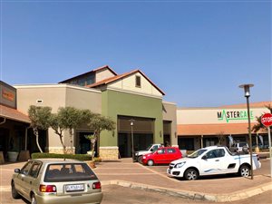 200 m² Commercial space in Highveld