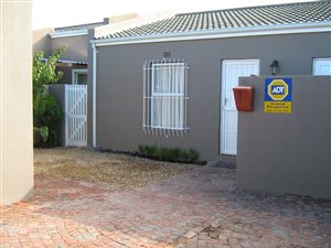 2 Bedroom House in Blouberg Sands