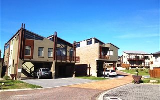420 m² Land available in Summerstrand