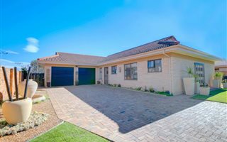 3 Bedroom House in Heather Park
