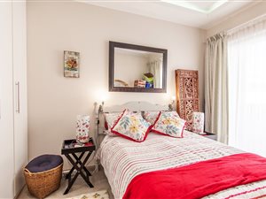 2 Bed Apartment in Thornhill Estate