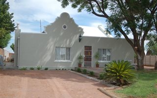 3 Bedroom House in Keidebees