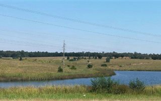 600 m² Land available in Clubville