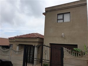 8 Bed House in Riverlea