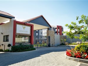 2 Bed Apartment in Fourways