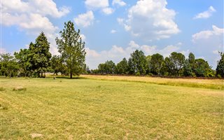 8565 m² Land available in Chartwell