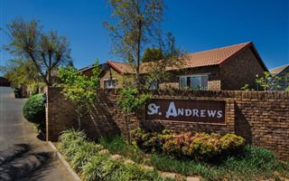 3 Bedroom Townhouse in Honeydew Ridge