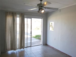 2 Bed House in Rowallan Park and surrounds