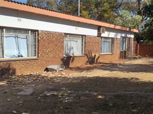 8.5 ha Smallholding in Vasfontein