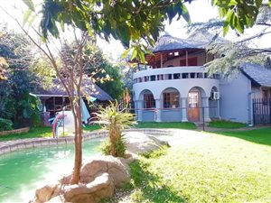 6 Bed House in Alberante