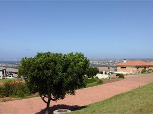 605 m² Land available in Monte Christo