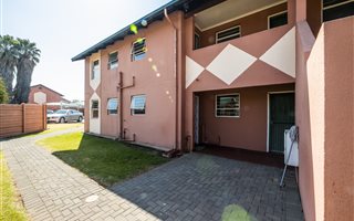 2 Bedroom Apartment in Ridgeway