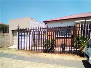 2 Bed House in Rosettenville