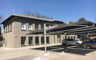 100 m² Office Space in Lakefield