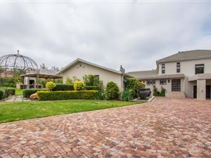 4 Bed House in Pearl Rise