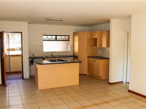 2 Bed Townhouse in Midridge Park