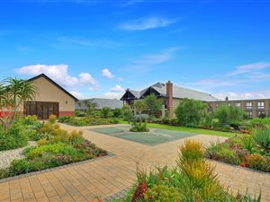 2 Bed House in Waterfall Hills Mature Lifestyle Estate