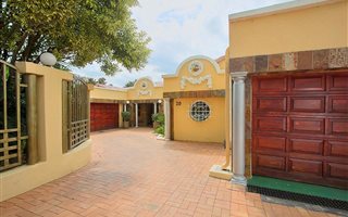 4 Bedroom House in Dalpark