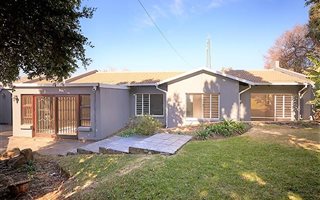 3 Bedroom House in Halfway House