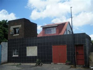 7 Bed House in Denver