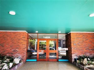 2 Bed Apartment in Boston
