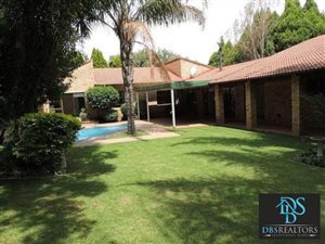 4 Bed House in Benmore Gardens