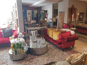 2 Bed Flat in Newtown