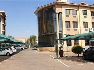 71 m² Office Space in Bruma