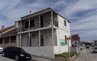 164 m² Office Space in North End