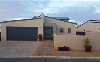4 Bedroom House in Sunset Estate