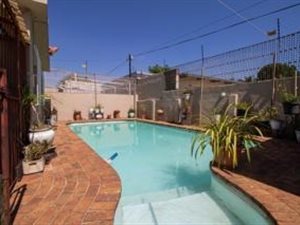 3 Bed House in La Rochelle