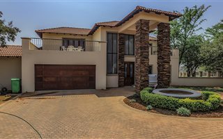 4 Bedroom House in Pebble Rock