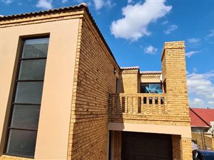 3 Bed Townhouse in Kibler Park