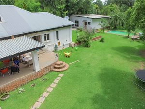 6 Bed House in Lombardy East