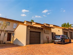 3 Bed Townhouse in Bryanston