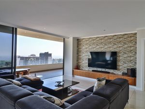 3 Bed Penthouse in Morningside