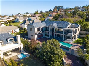 4 Bed House in Montclair