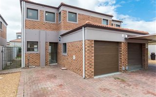 3 Bedroom Duplex in Protea Heights