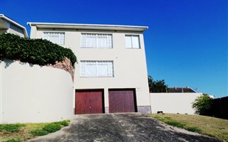 4 Bedroom Duplex in Port Alfred