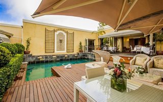 30 Bedroom House in Paarl Central East