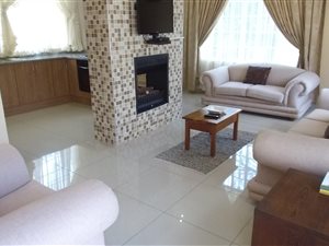 2 Bed Garden Cottage in Parktown