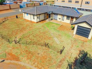 3 Bedroom House in Lenasia