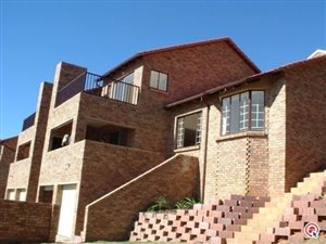 3 Bed Cluster in Helderkruin