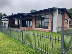 3 Bed Townhouse in Sonheuwel