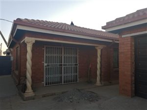 3 Bed House in Mahube Valley