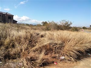 727 m² Land available in Chroom Park
