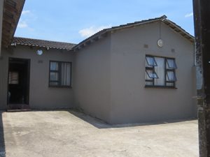 3 Bed House in Aquadene