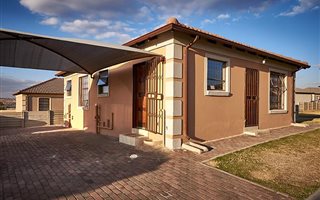 3 Bedroom House in Jukskei View