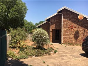 3 Bed House in Riamarpark